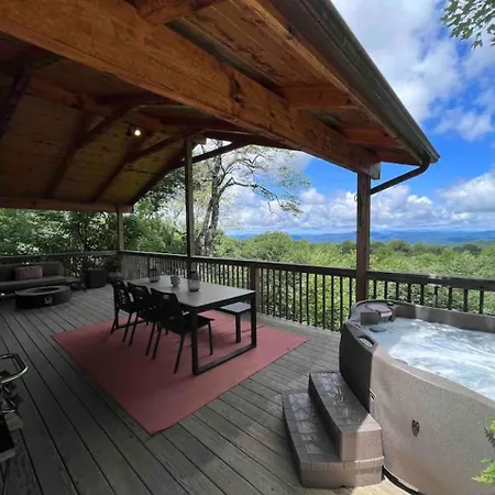 Hot Tub, Panoramic Views, Deck, Firepit Vila